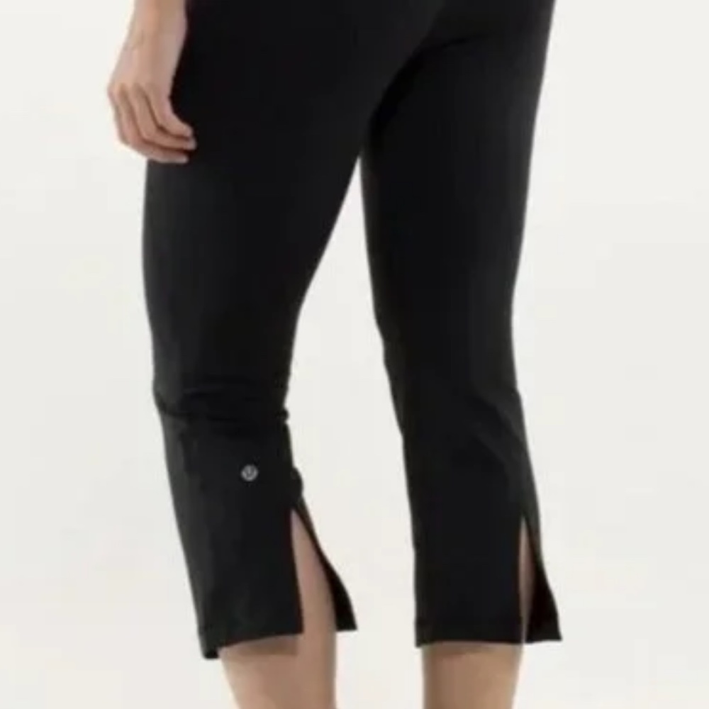 Lululemon crop split back black leggings size 8